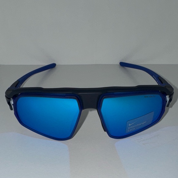 Nike Flyfree M Mirrored Sunglasses with Interchangeable Lens FV2391-410